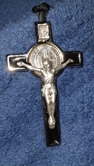 Nowy Krzyż Świętego Benedykta – Medalion – Srebrno-czarny 8 cm