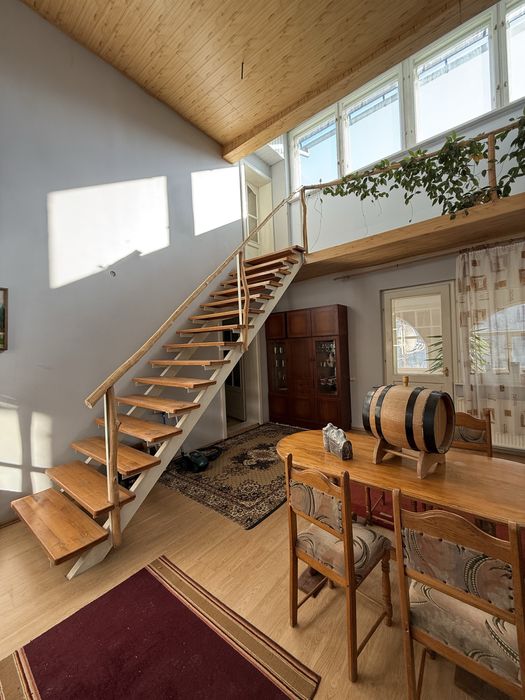 Продам будинку з виходом до лісу.