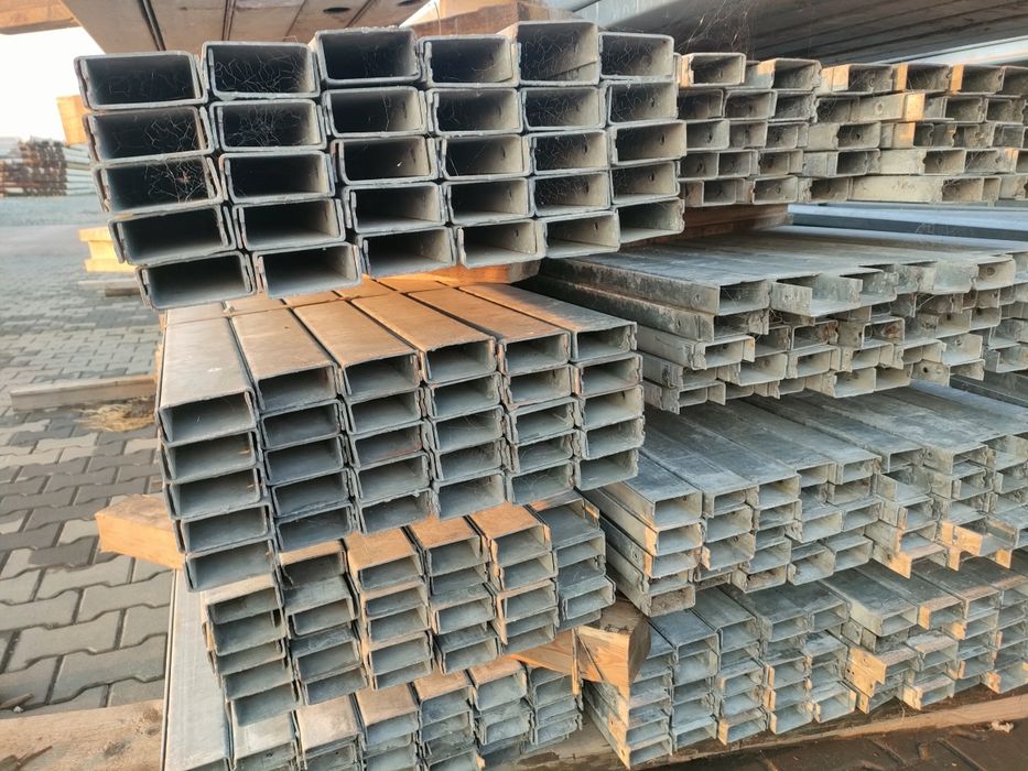 Ceownik ocynkowany 70x30x2 fotowoltaika łaty dachowe