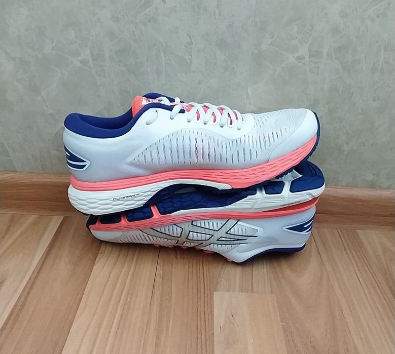 ASICS - ігрові жін. кросівки р.40, люкс