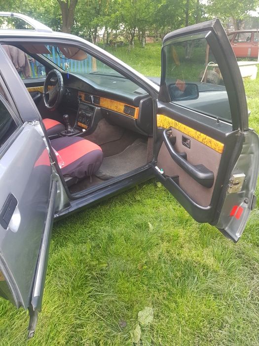 Ауді 100 універсал