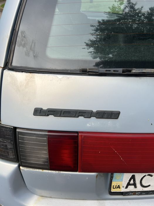 ВАЗ            21112.