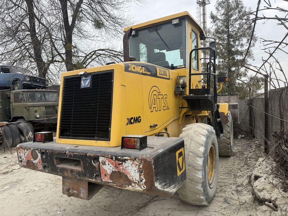 Фронтальний навантажувач XCMG ZL30