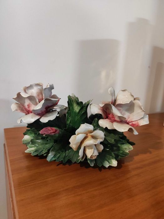Castiçal em porcelana Capodimonte