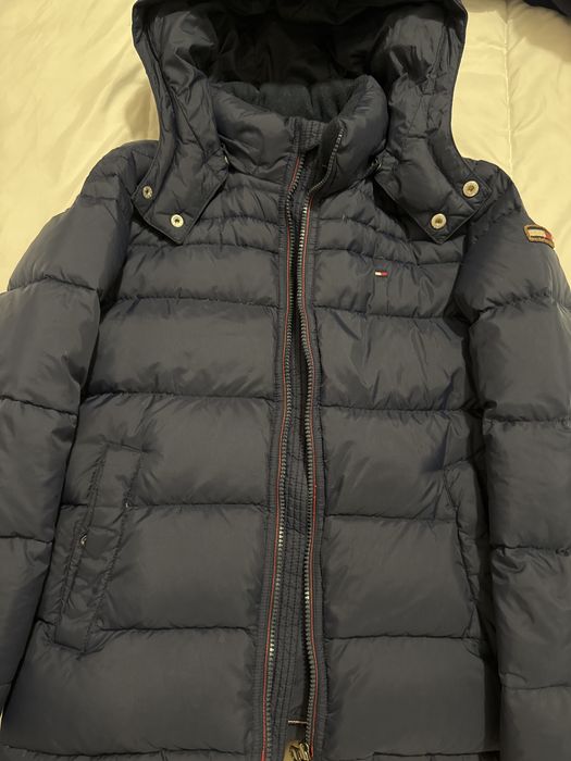 Casaco de penas marca Tommy hilfinger tamanho 11/12 anos