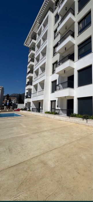 Нова квартира з ремонт в Чорногоріі, м Бар,на березі Адріатичного моря