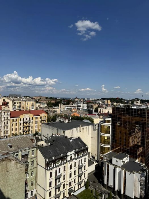 Оренда 3к квартири, вул. Ірининська, 5/24, ст.м. Майдан незалежності