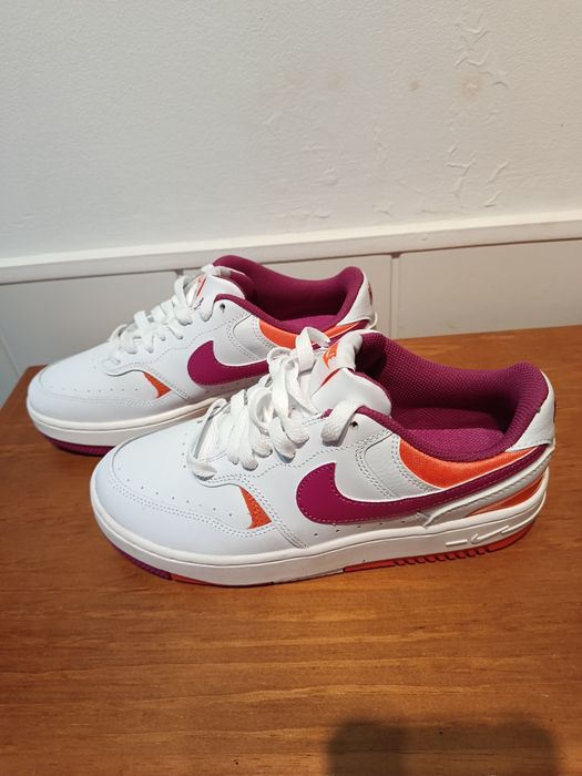 Tênis de Senhora marca Nike