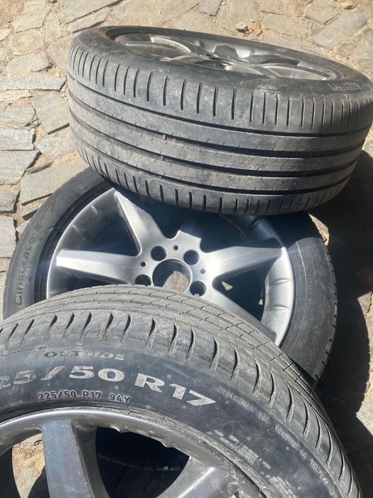Jantes 17 com pneus Mercedes w205 225/50/17 APENAS 3 disponível