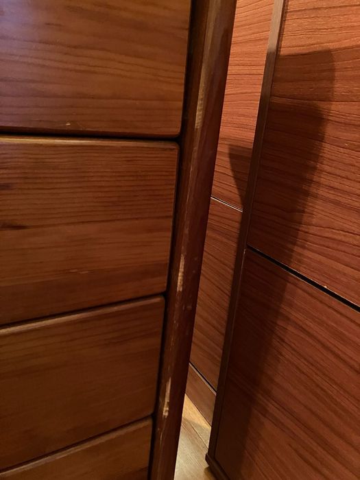 Cómoda Cerne em madeira maciça – robusta e intemporal