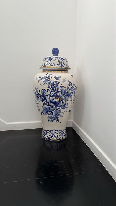 Grande pote Neves Alcobaça Portugal em faiança pintada à mão, 70 cm