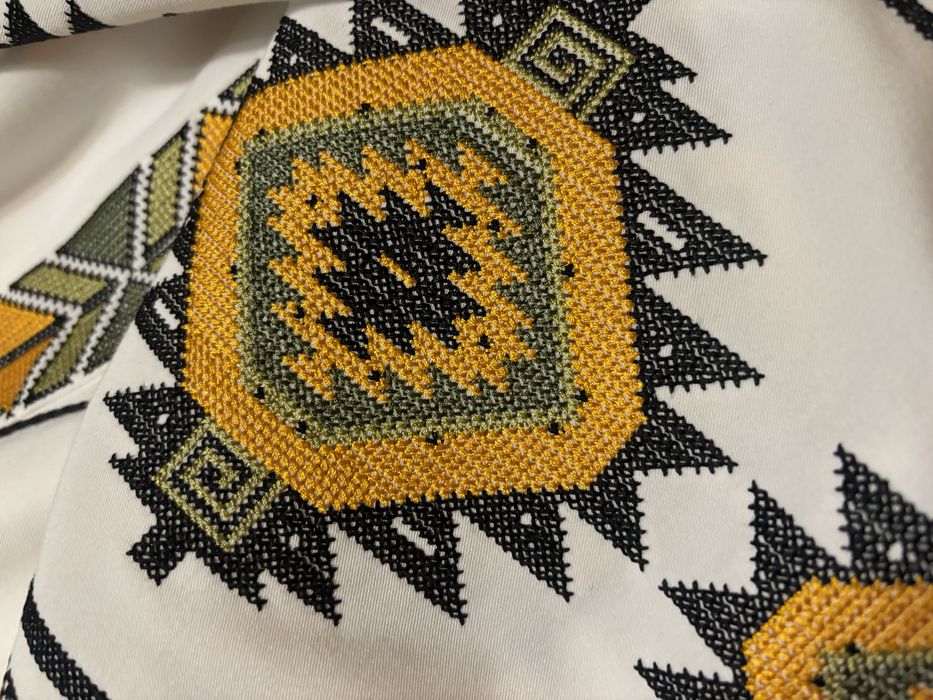 Продаю вишиту сукню