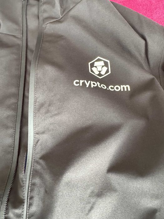 Casaco Impermeável Preto - Tamanho S - Novo, com Vários Bolsos!