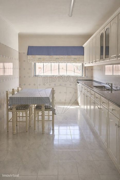 Apartamento T2 para venda — Rio de Mouro, Lisboa