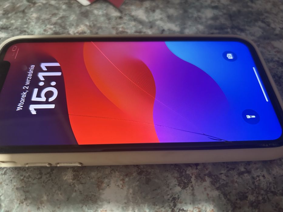 iPhone 11 żółty 64 GB