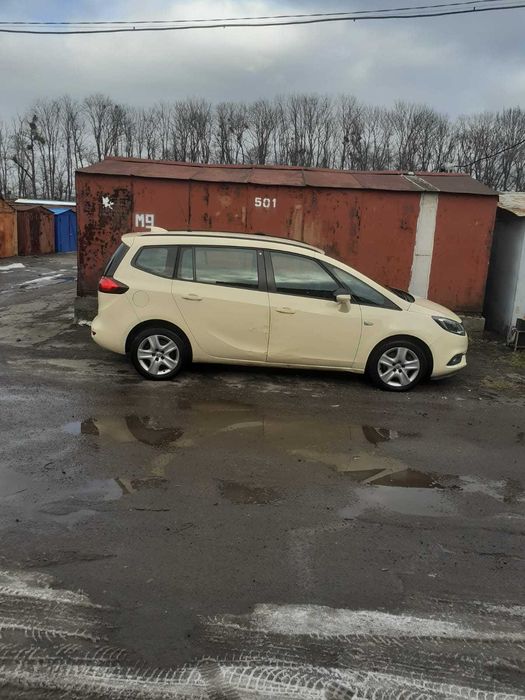 Opel Zafira C Restyling 2017
