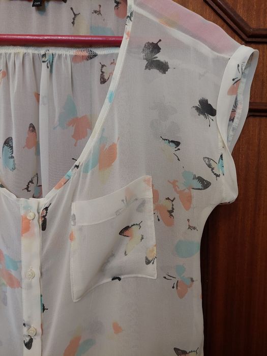 Blusa Bershka com borboletas