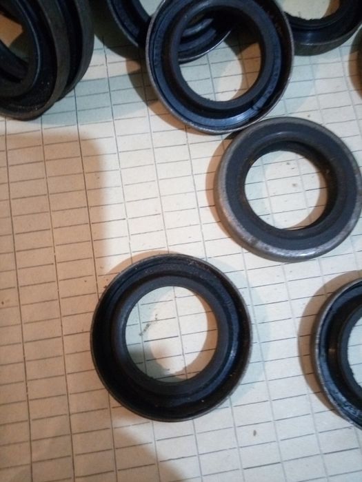 Сальник полуоси 2108 правый