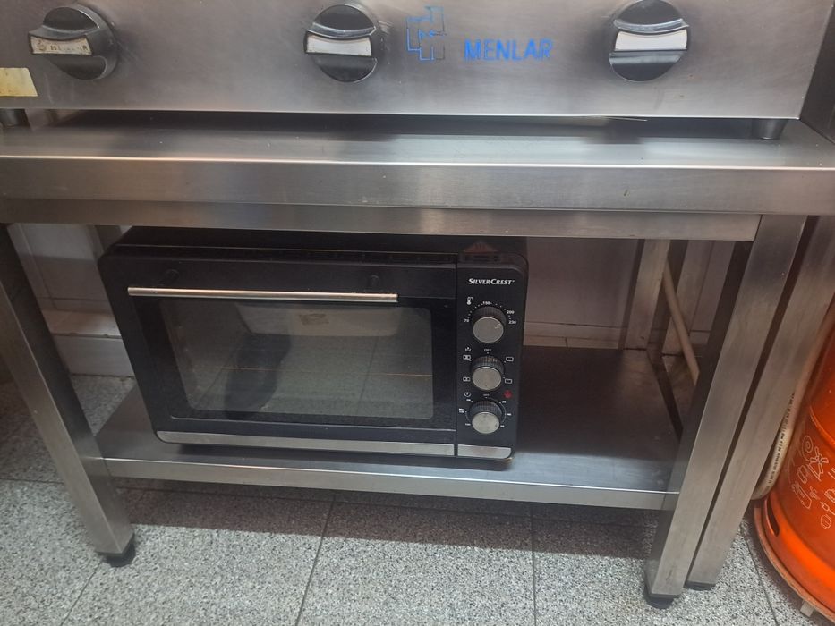 Móvel sem eletrodomésticos