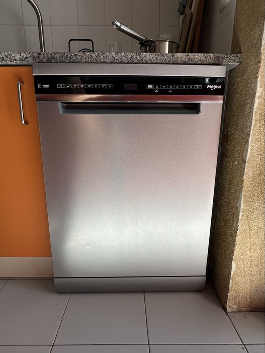 Máquina de Lavar Loiça WHIRLPOOL