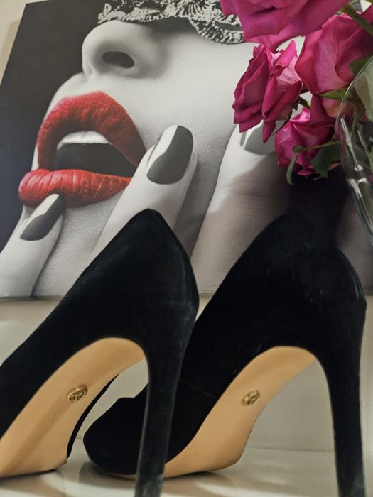 Sprzedam czarne szpilki