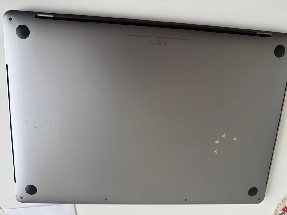MacbookPRO 15 2018. Core i7 Hexa Core, 16Gb Ram, Ssd 256Gb, Radeon 4GB