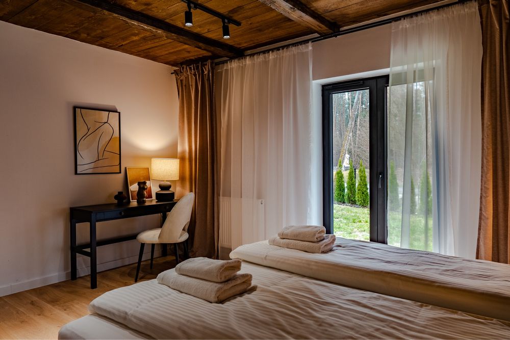 Domek z jacuzzi, sauna,14 osob,bilard, ping pong, roztocze przy lesie