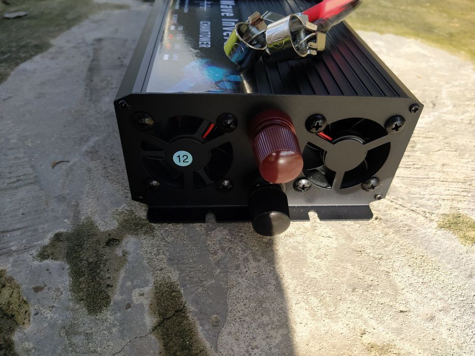 Чистий синусоїдальний інвертор 12 В 220, 50Hz, 5000W CHANTOWER, Univer