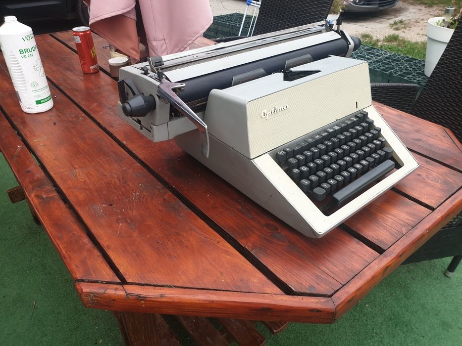 Zabytkowa gabinetowa maszyna do pisania Optima M14 (DDR / PRL)