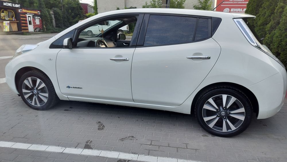Nissan leaf 2015 bose камеры 360