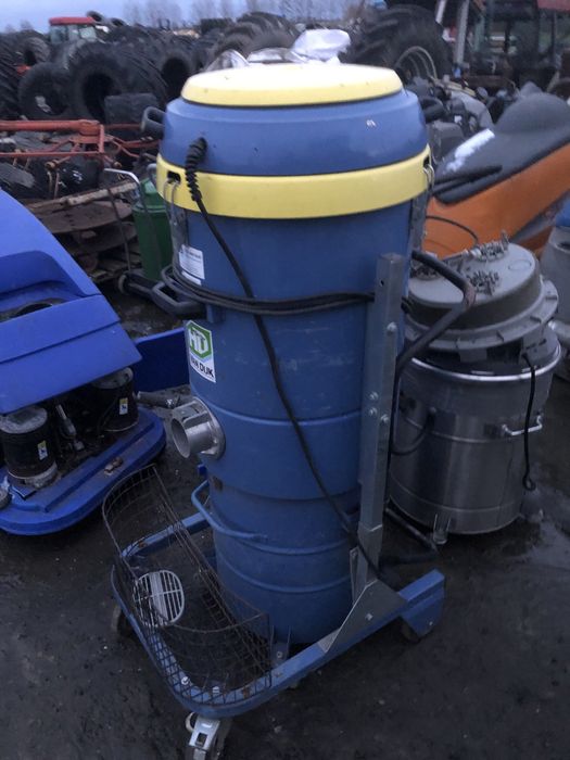 Zamiatarka odkurzacz przemysłowy