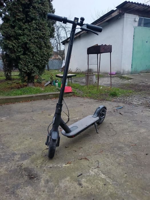 Продам электро самокат сяоми