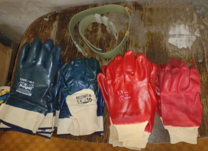 Продам перчатки рабочие прорезиненные