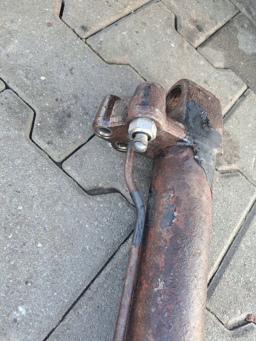 Siłownik Klapy załadowczej Windy Bar Cargolift