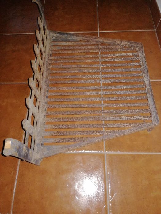 Frente de lareira para queimar lenha para aquecimento humano