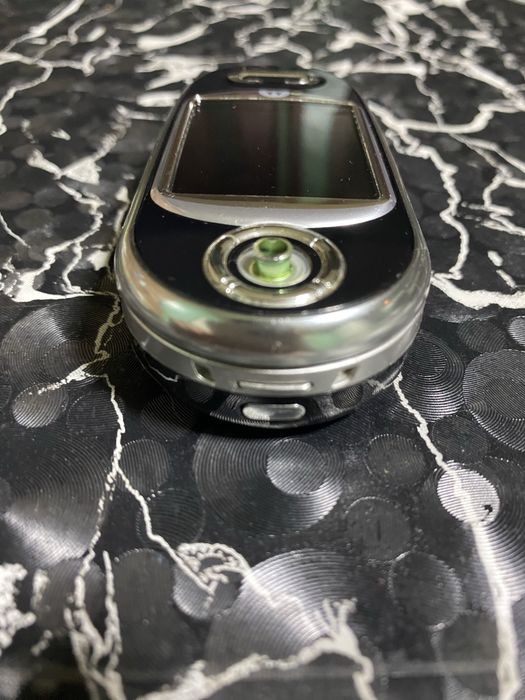 Телефон Motorola V80