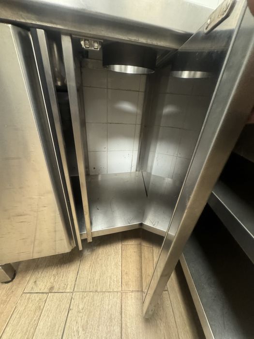 Counter with workbench64365287403395122