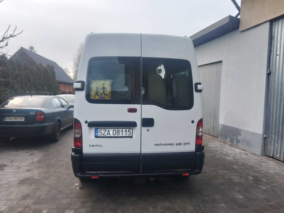 Opel Movano  2,5 TDI   Autobus z Wysuwanym podestem  15 osób +1 Kier.