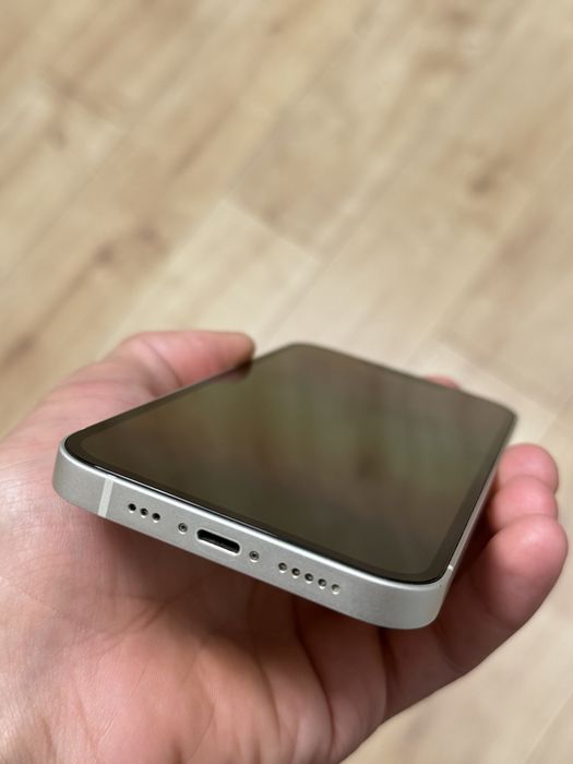 iPhone 13 128 GB white