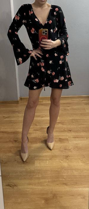 Czarna sukienka w kwiaty H&M