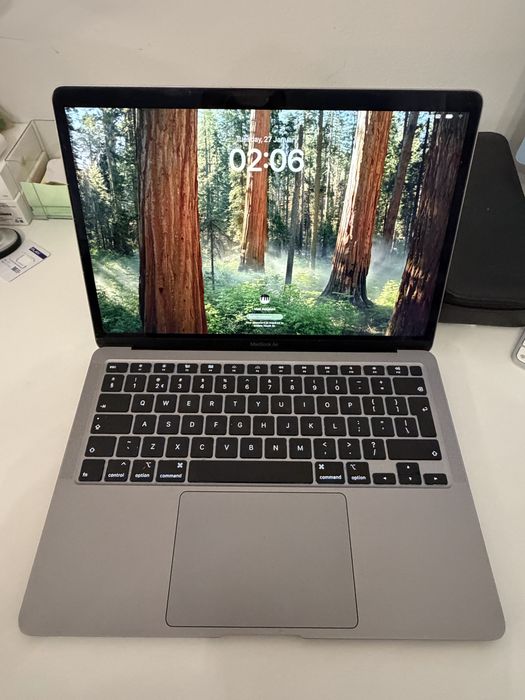 Macbook Air 13 2020 i3/8/256gb ładny i zadbany