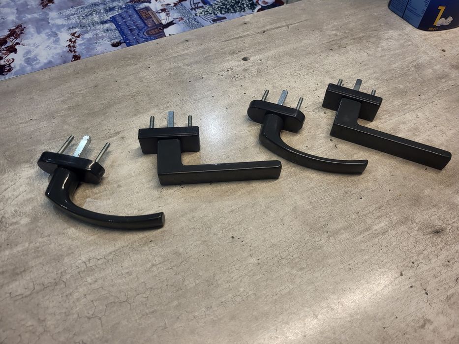 Klamki okienne, antracyt, jak nowe