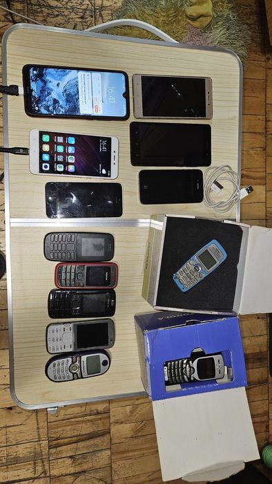Продам телефоны одним лотом, айфон, нокиа, ксиоми и моторолла