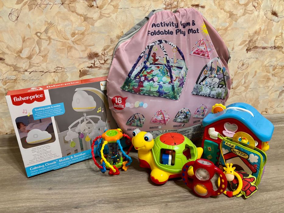 Мобіль Fisher Price, ігровий килимок та іграшки мобиль игровой коврик