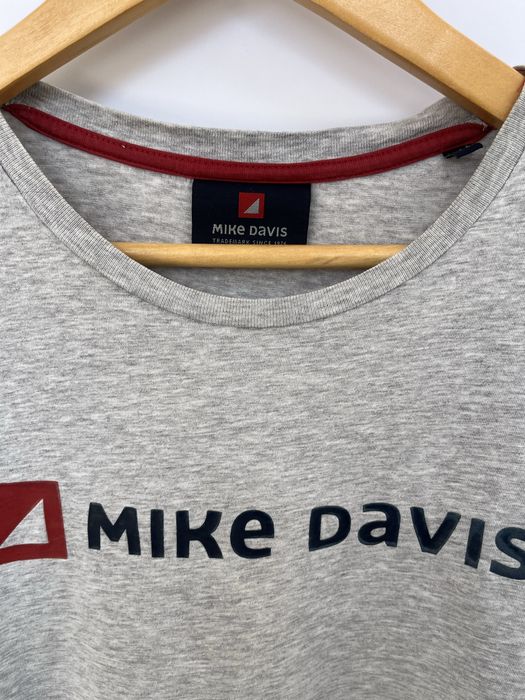 T-shirt Cinzenta Mike Davis com logo à frente