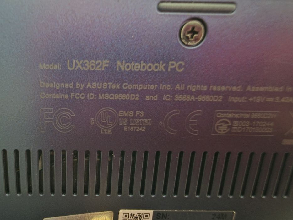 Laptop -tablet asus  niebieski mały stan bardzo dobry