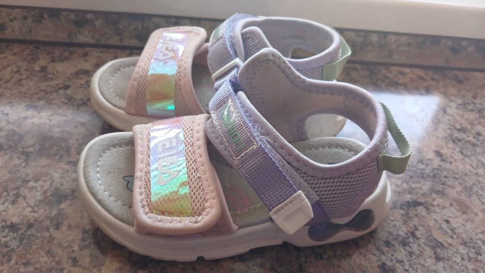 Босоніжки для дівчинки