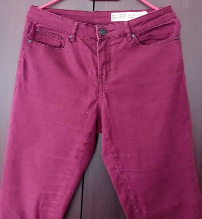 Spodnie damskie typu proste