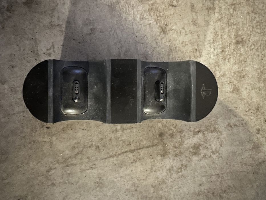 Oryginalna ładowarka Ps4 slim Pro Ps5 stan nowa w pudełku + ładowarka