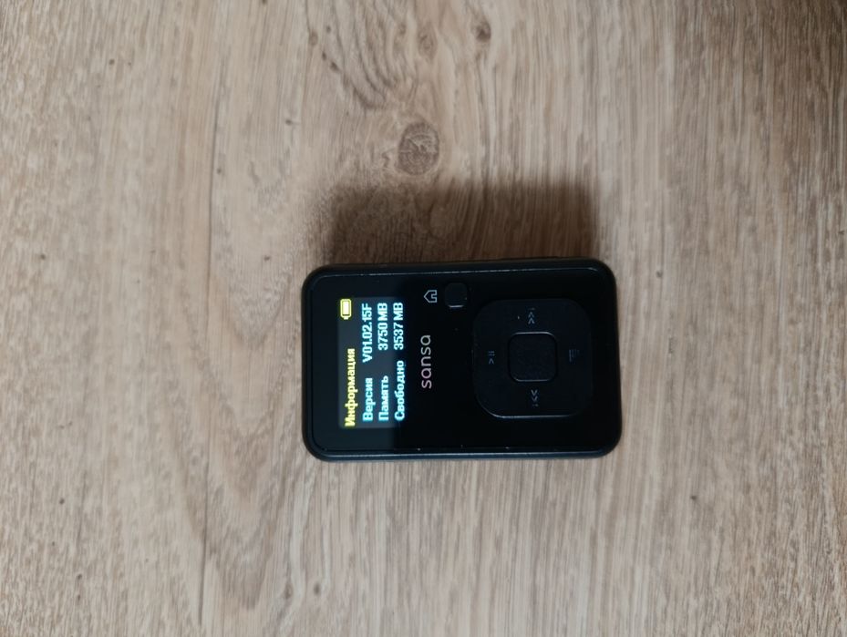 Mp3 плеер Sandisc sansa clip +